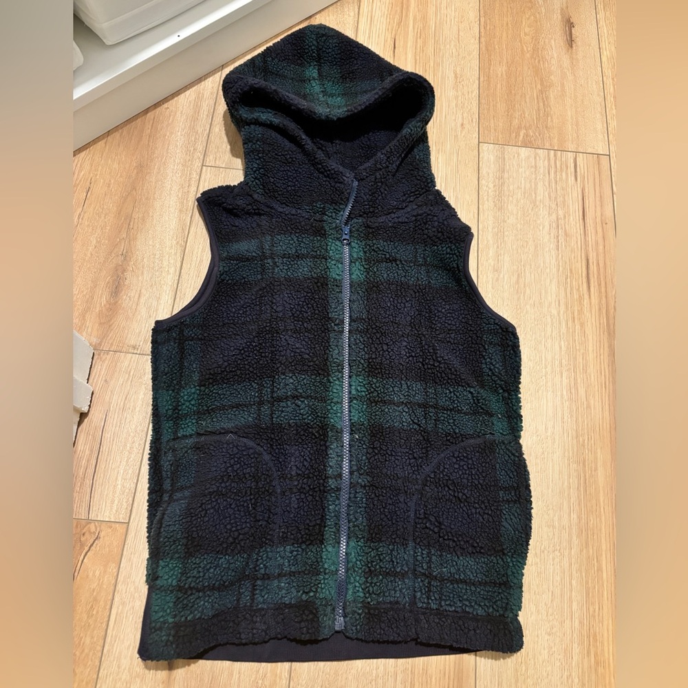 Muji Plaid Green and Black vest
Japan size M
More like a US XS or size 0